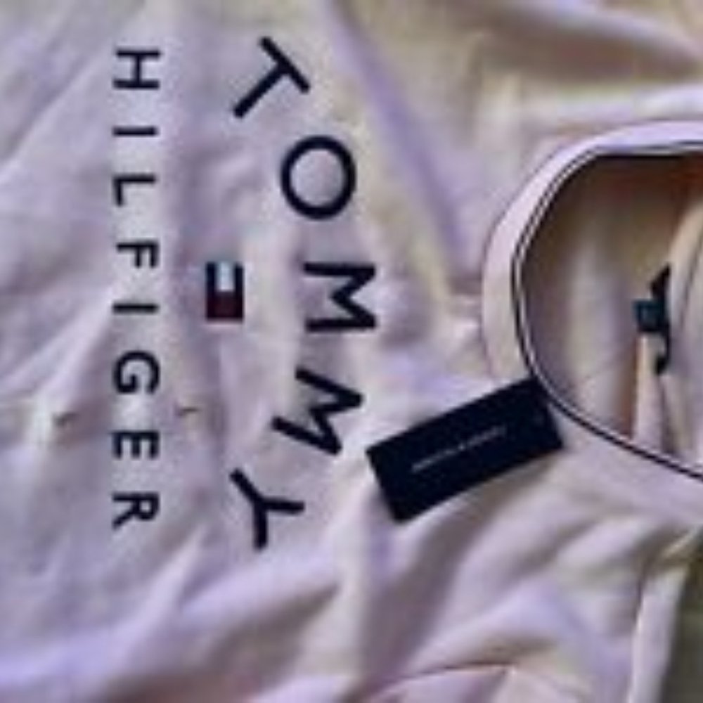 BRAND NEW WITH TAGS TOMMY HILFIGER PINK SWEATSHIRT